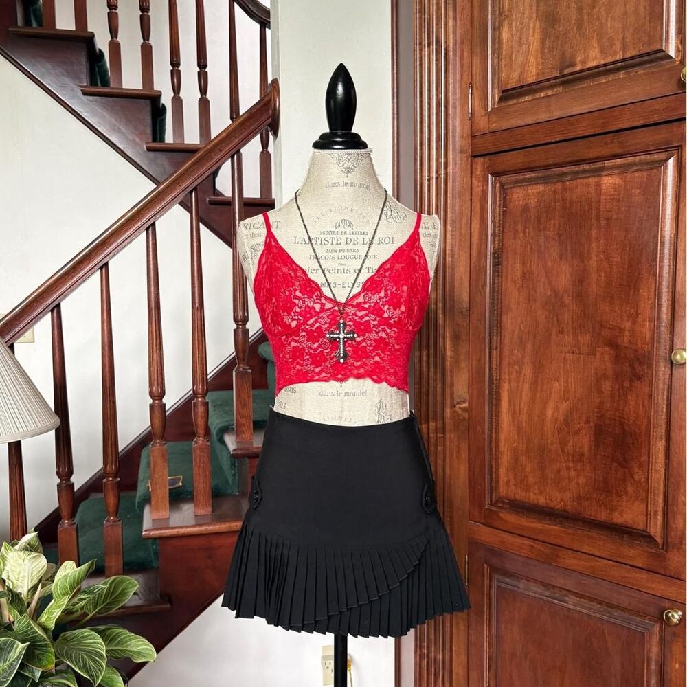 Fredericks of Hollywood Lace Cherry Red Bra Bralette Top Going Out Cropped